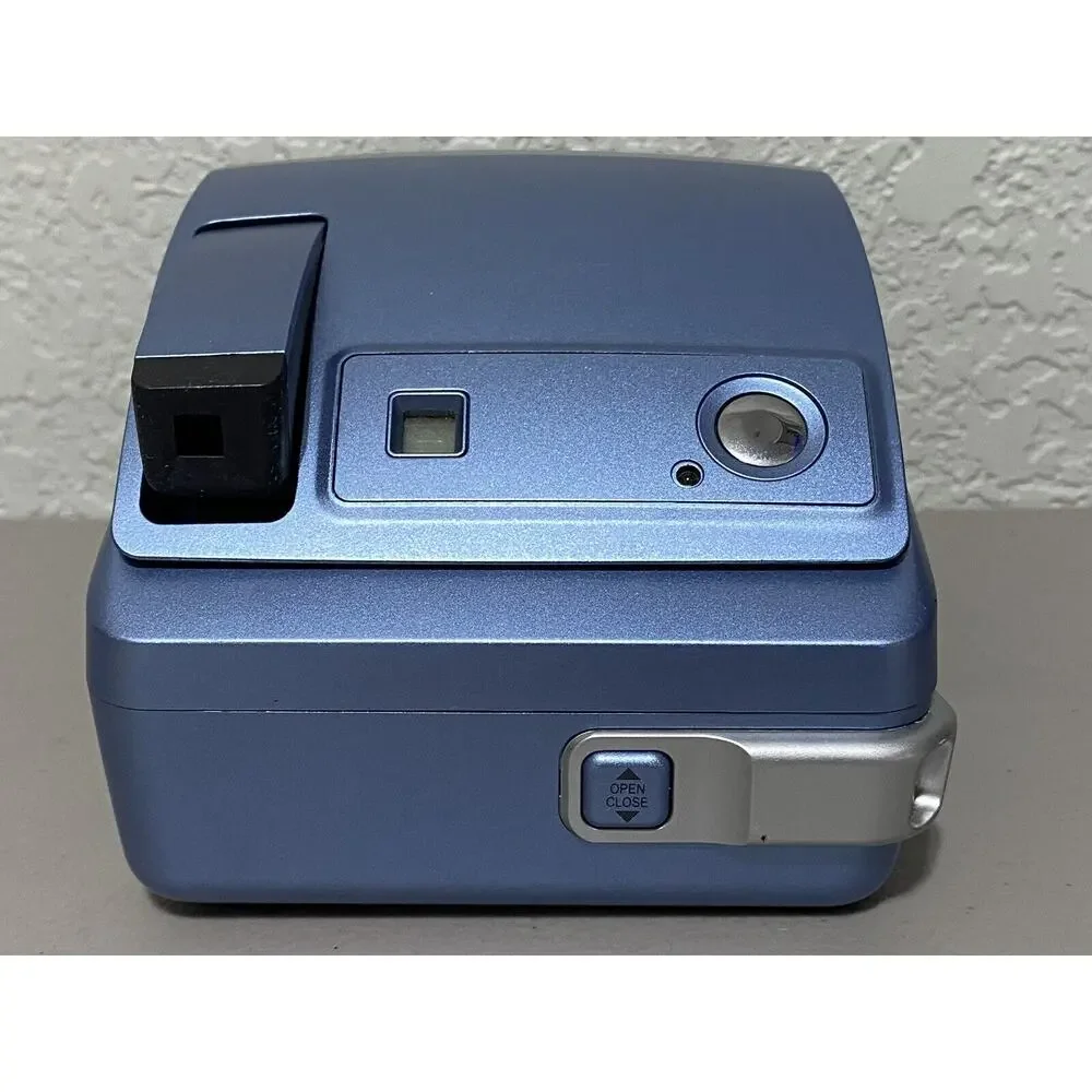Vintage Polaroid One600 Classic 600 Instant Film Blue Camera With Flash Untested